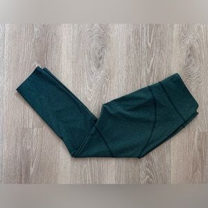 Outdoor Voices Capri Leggings in green‎ Sz L